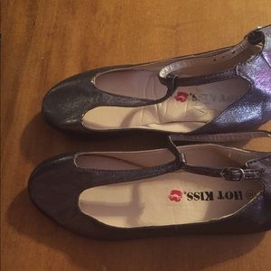 Hot kisses shoes size 8